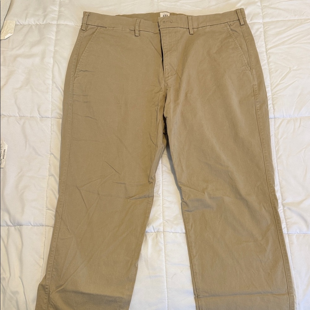 GAP Men's Tan Chino Pants